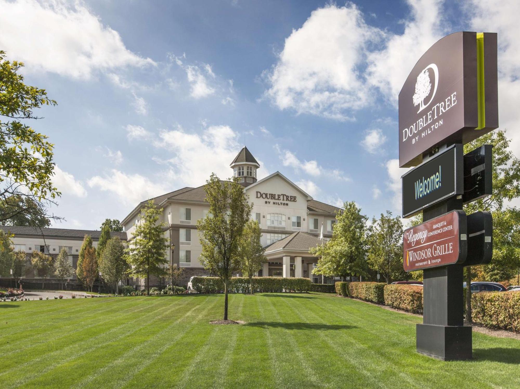 Doubletree By Hilton Nanuet Hotel Exterior foto
