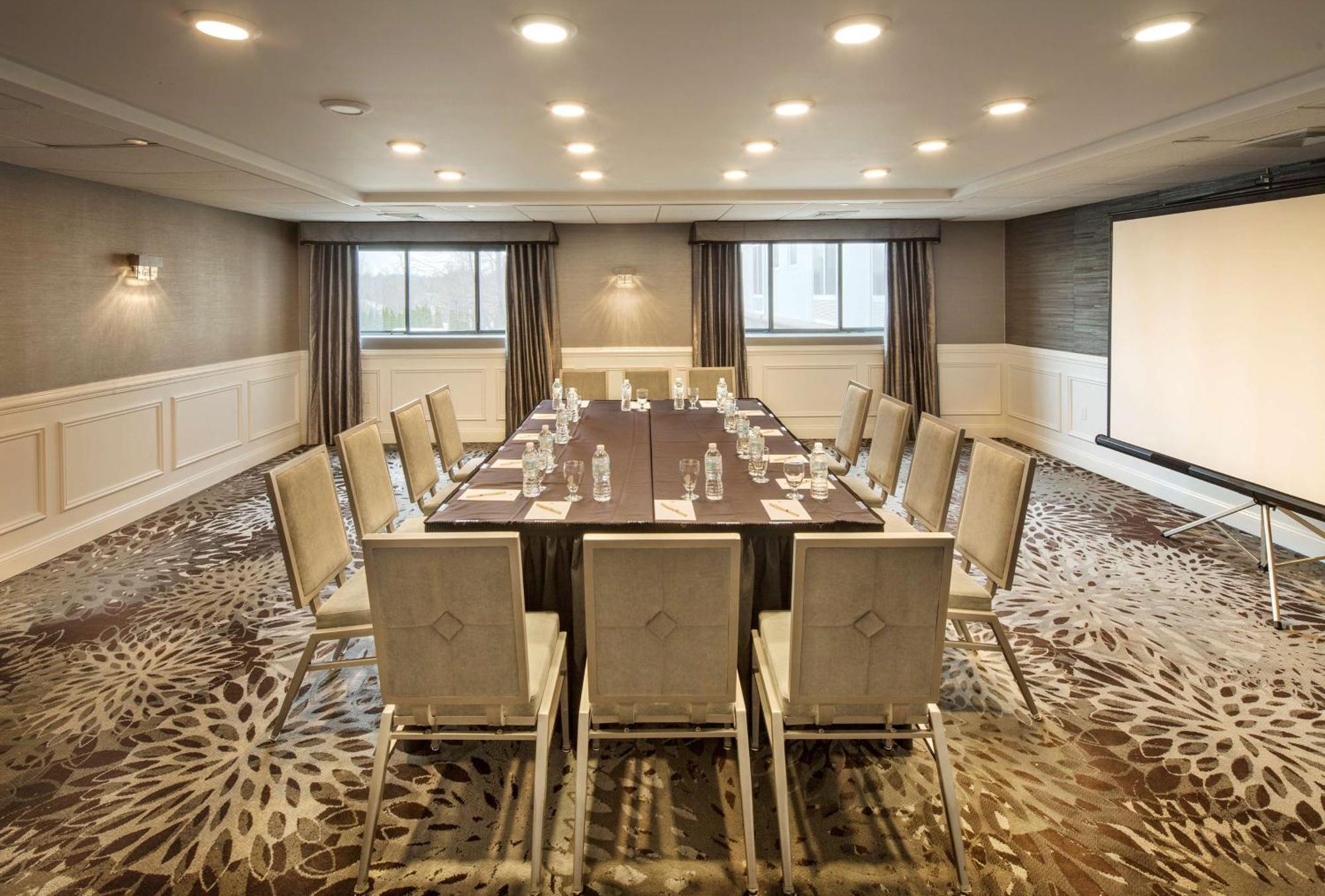 Doubletree By Hilton Nanuet Hotel Exterior foto